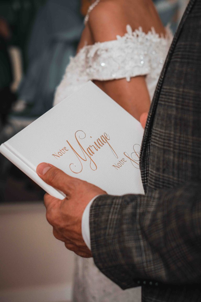 Photo du livre de mariage